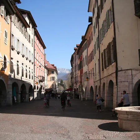 Nid Douillet Bed & Breakfast Annecy